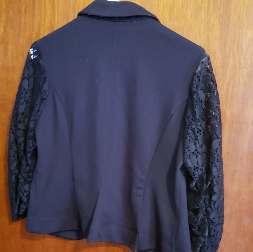 Blazer - Picture 2 of 2